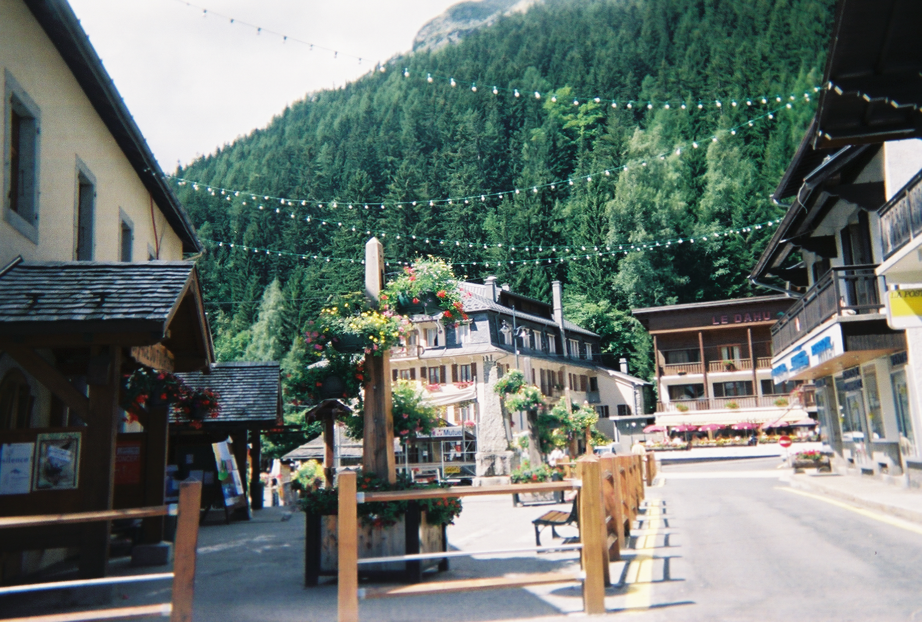 215552-r1-0a
Argentière :Place de la mairie